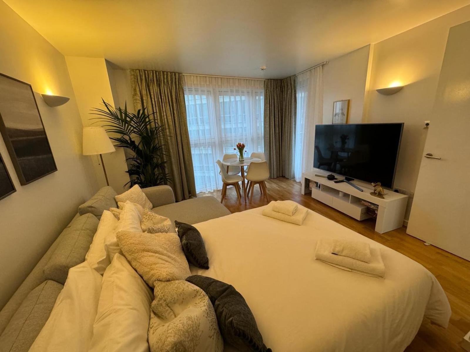 Luxury Apartment In Canary Wharf London Exteriör bild