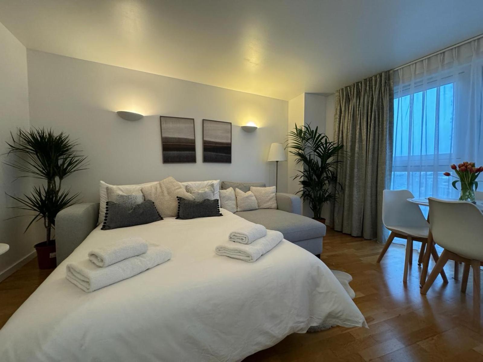 Luxury Apartment In Canary Wharf London Exteriör bild