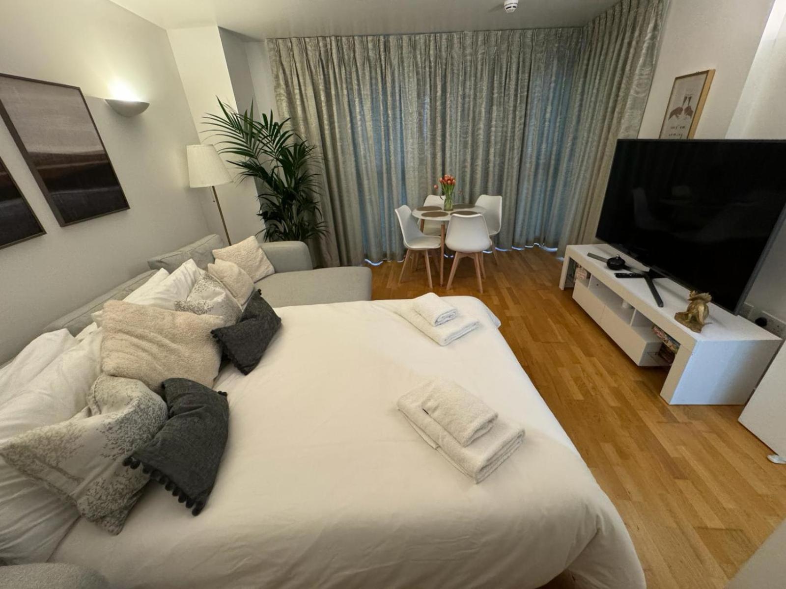 Luxury Apartment In Canary Wharf London Exteriör bild